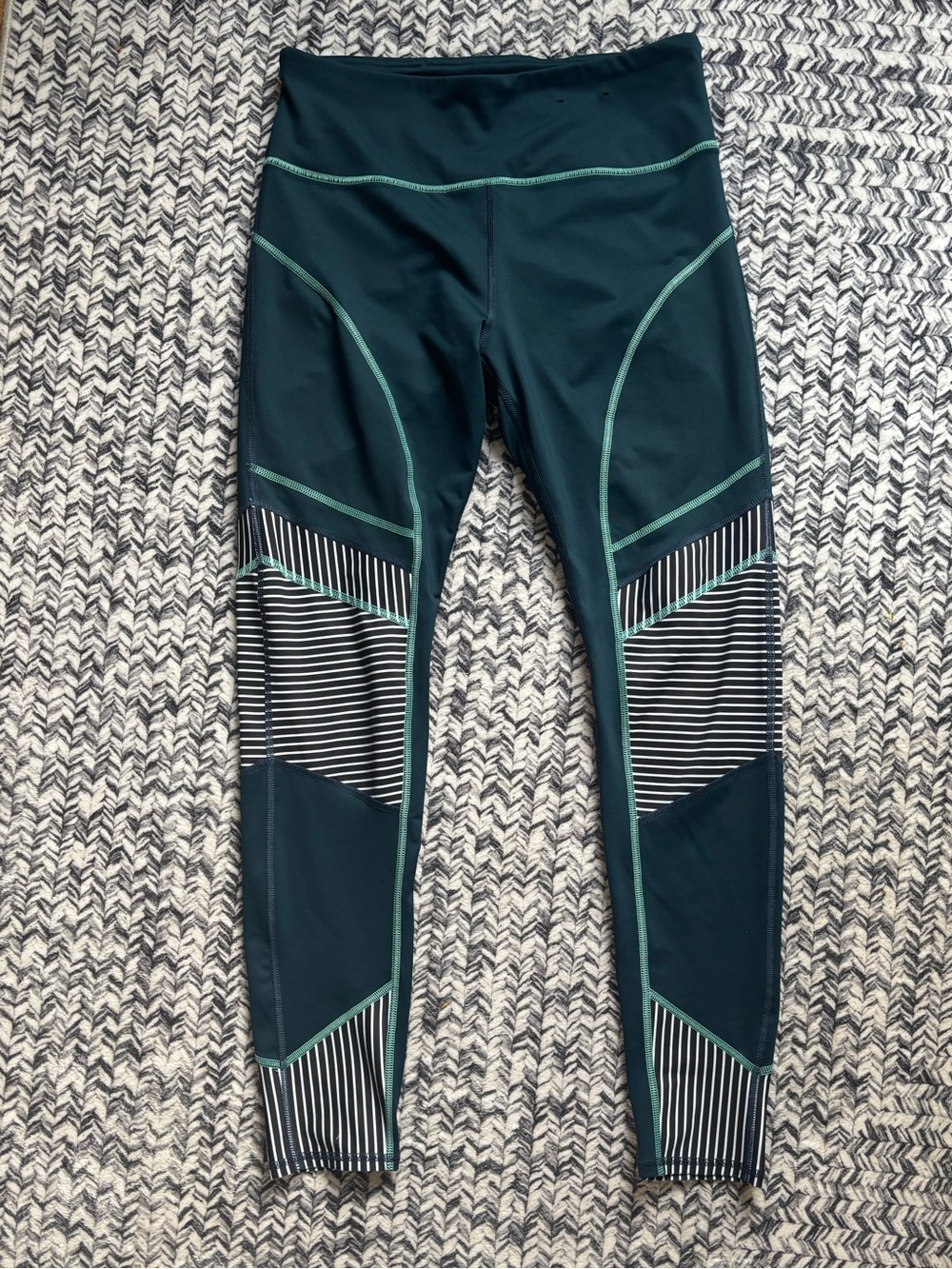 Unique Fila Sport Women’s Activewear Leggings Size Large Preppy Colorblock